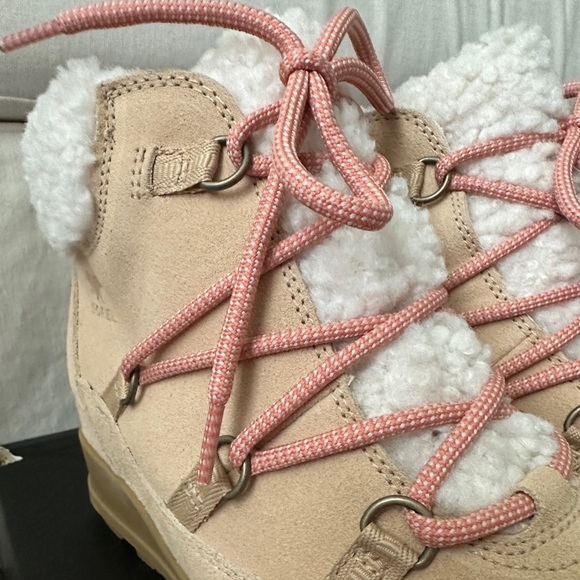 BNWT Sorel Evie Cozy Lace Bootie - Picture 5 of 10